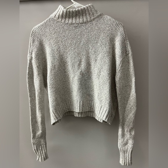 American Eagle Outfitters Sweaters - American Eagle Outfitters Light Gray Turtleneck Sweater